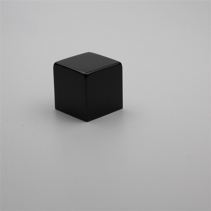 Kare Nwa Aliminyòm Pafen Cap